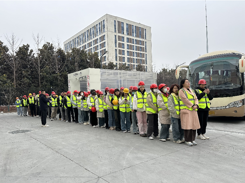 郑州大学实习生来中原绿丰承建的胖东来污水站学习